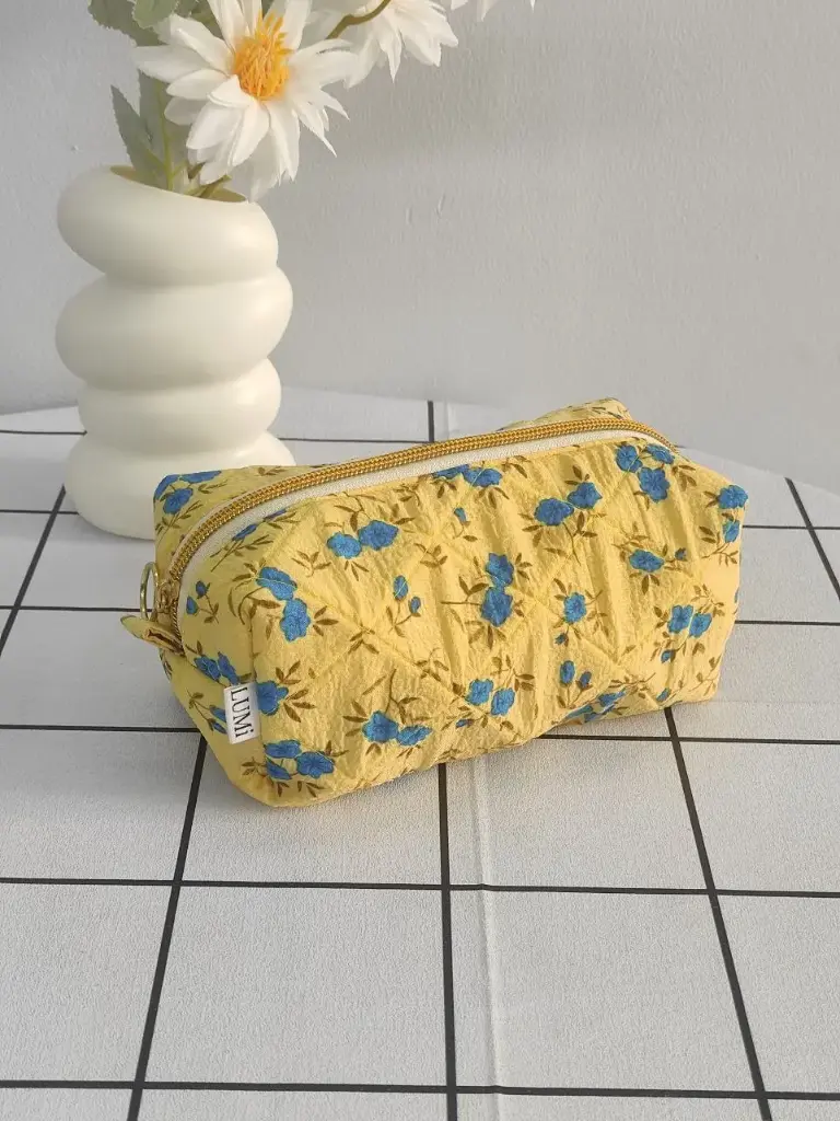 LUMi Simple L Pouch - YW1