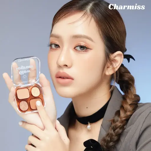 Charmiss Glowlogram Eyeshadow Palette 03 Warm On A Cold Night