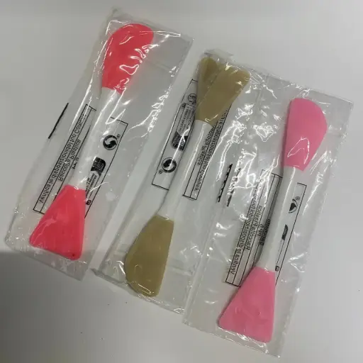 Silicone Mask Spatula (Random Color)